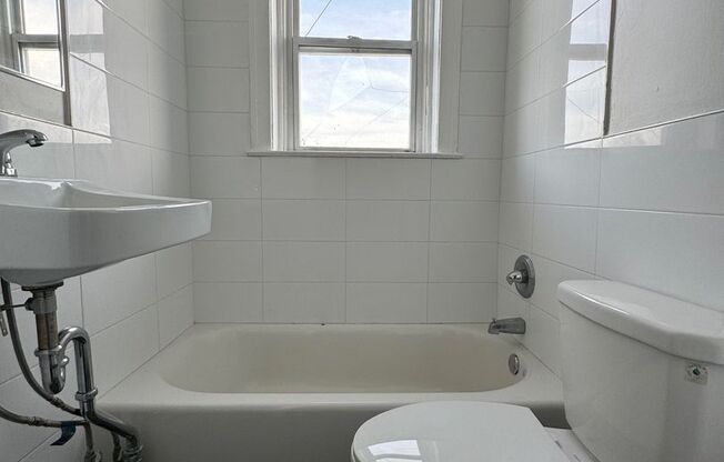 2 beds, 1 bath, 500 sqft, $950, Unit L-03