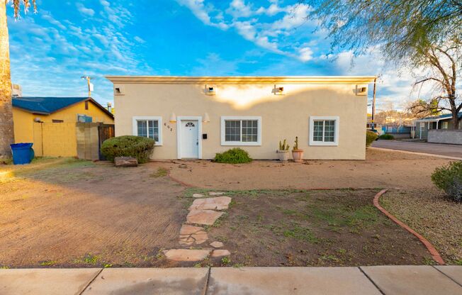 4 bedroom home with pool walking distance to ASU and Mill Ave!