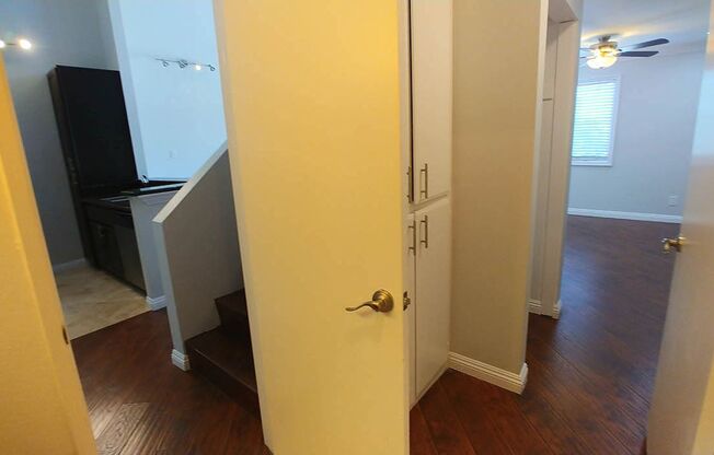 2 beds, 1 bath, 925 sqft, $2,850, Unit 307