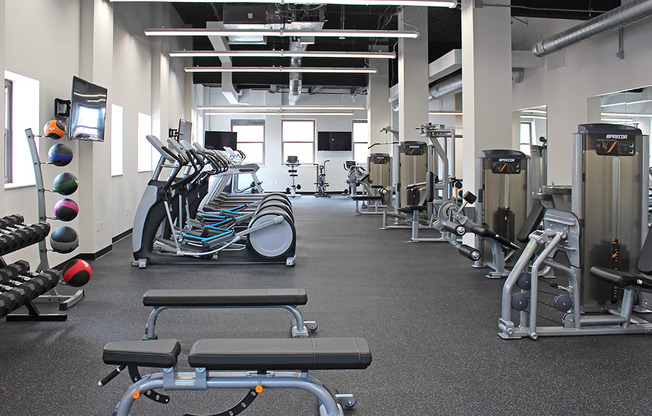 Fitness Center With Modern Equipment at The Terminal Tower Residences Apartments, Cleveland, 44113