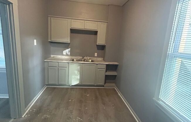 2 beds, 1 bath, 857 sqft, $825, Unit Unit 3