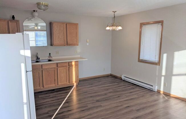 2 beds, 1 bath, $795