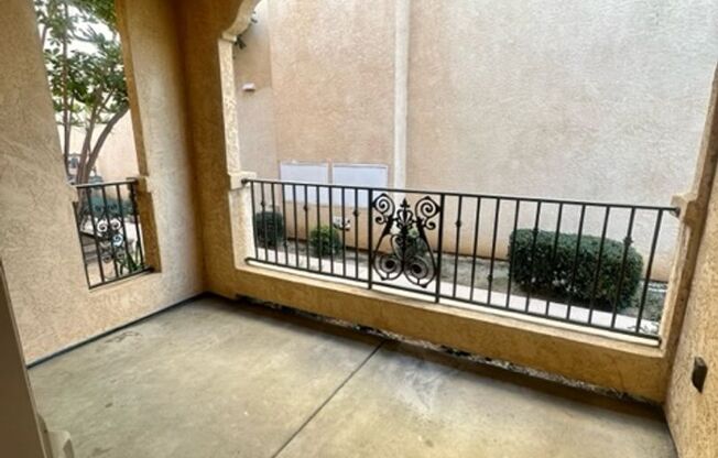 2 beds, 1 bath, 918 sqft, $2,945, Unit 045