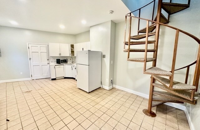 1 bed, 1 bath, $2,800, Unit 3