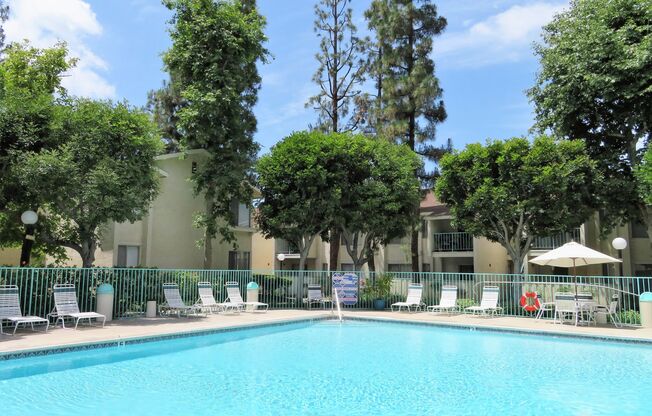 2 beds, 1 bath, 876 sqft, $2,595, Unit F112