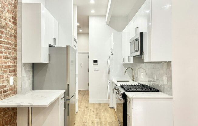 57 E 97 ST