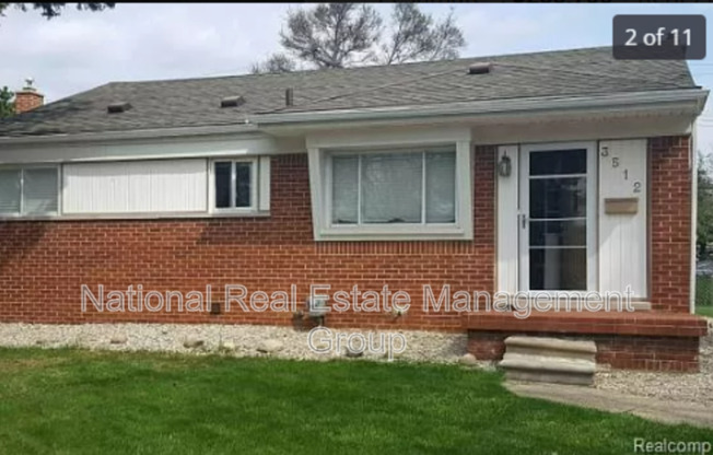 3 beds, 2 baths, 1,008 sqft, $2,200