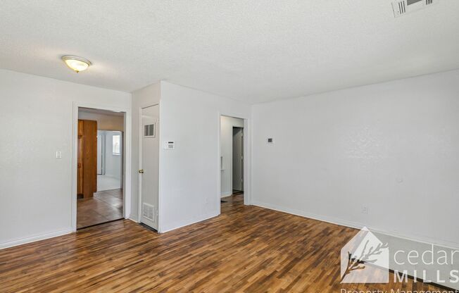 3 beds, 1 bath, $1,100