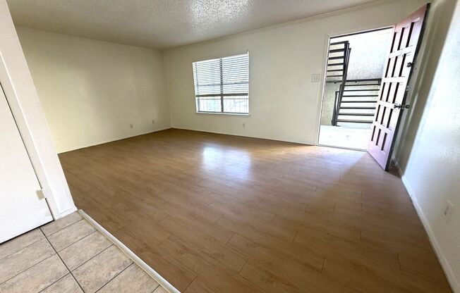 1 bed, 1 bath, 700 sqft, $1,024, Unit LAW11-215