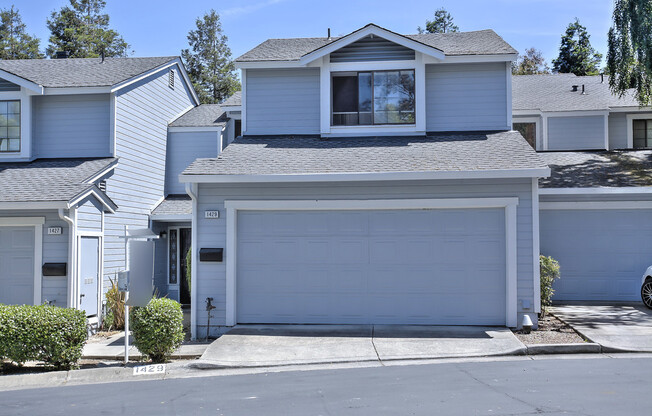 Lovely 2 Story Townhouse in Pinole, CA on cul de sac...