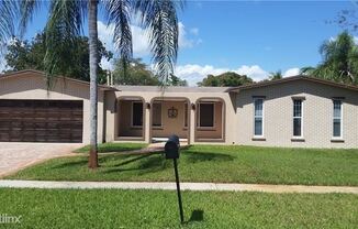 11811 NW 15th St