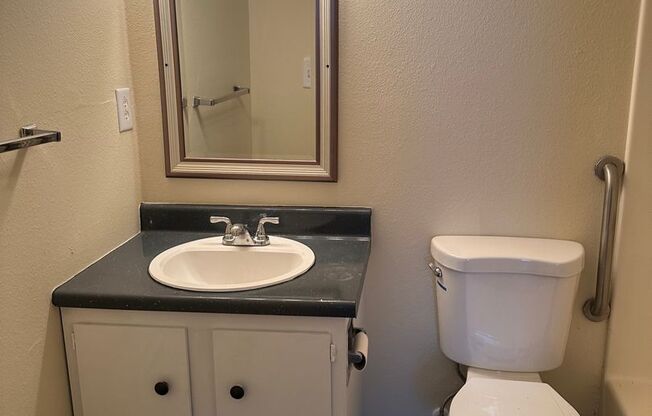 1 bed, 1 bath, 530 sqft, $650, Unit 7