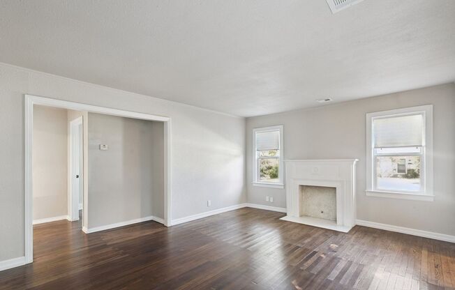 $500 Off The First Months Rent!! Location, Light & Lifestyle! 3-Bedroom Tulsa Beauty Near TU!