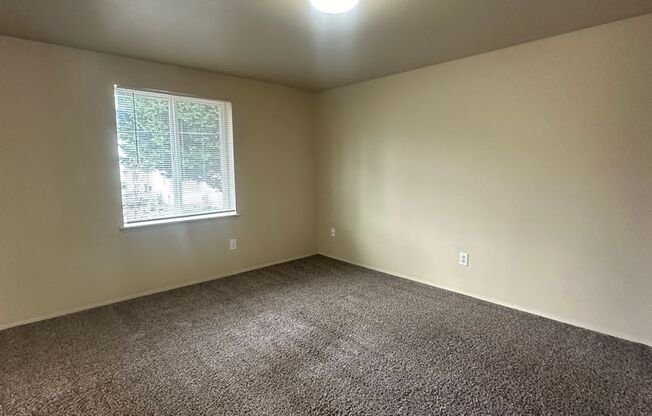 2 beds, 1 bath, 838 sqft, $1,595, Unit 8112-C