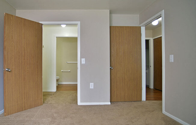 Walk-In Closet at Windsor Place, Davison, MI, 48423