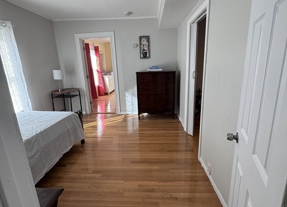 3 beds, 1 bath, 1,250 sqft, $3,100, Unit 2