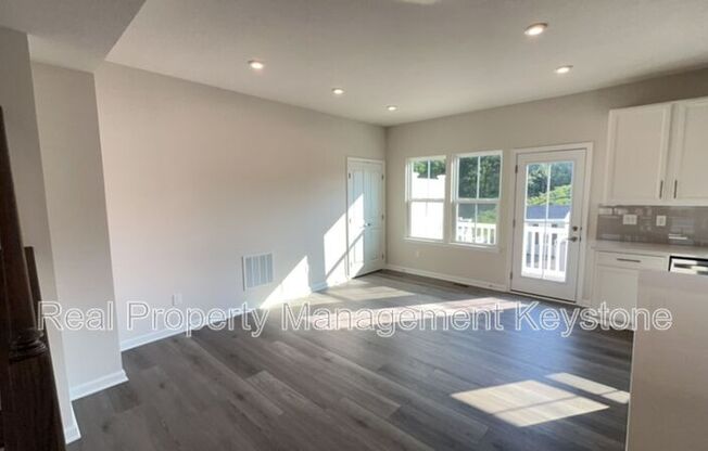 414 NOLAN CIR