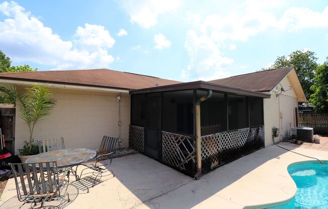 3 beds, 2 baths, $2,500