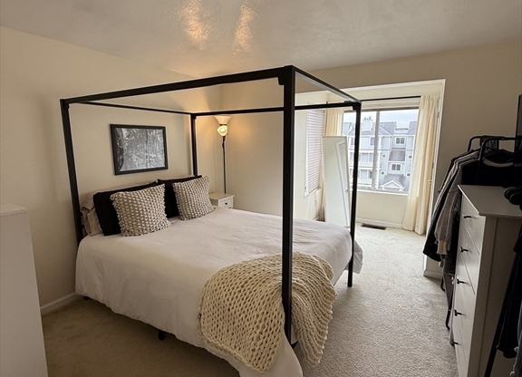 2 beds, 1.5 baths, 1,054 sqft, $2,800, Unit 310