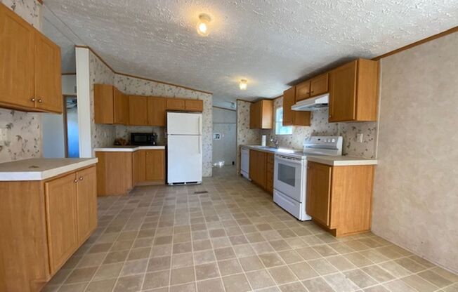 3 beds, 2 baths, $1,375