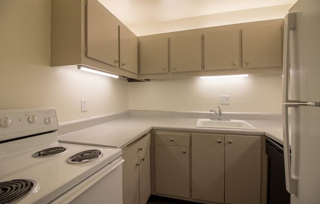 2 beds, 1.5 baths, 650 sqft, $1,375, Unit 210