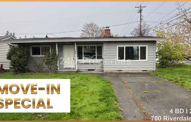 Spacious 4 BD | 2 BA with Backyard - Gladstone