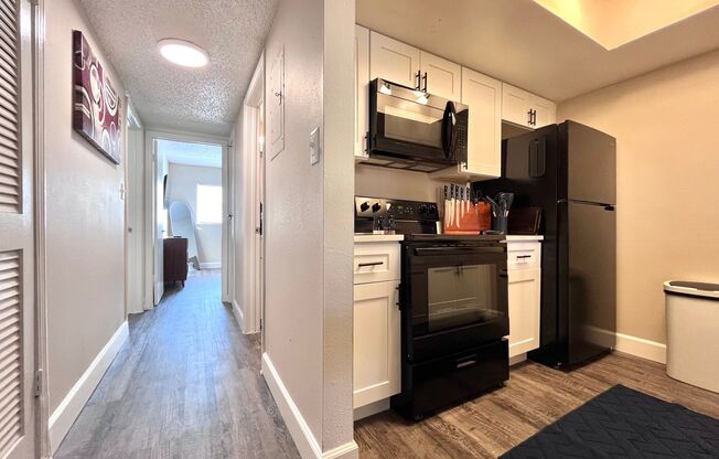 2 beds, 2 baths, 1,000 sqft, $1,999, Unit 207