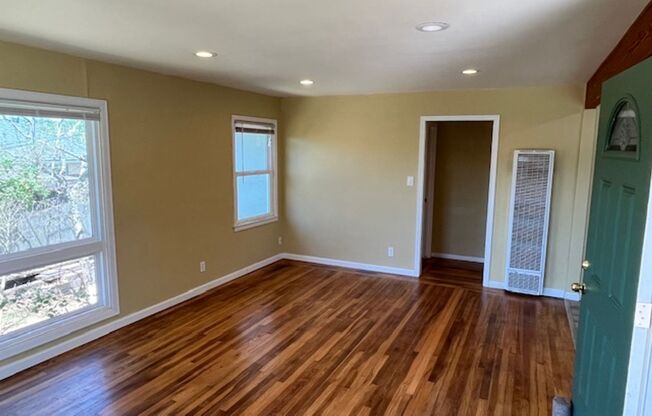 3 beds, 1 bath, $2,995