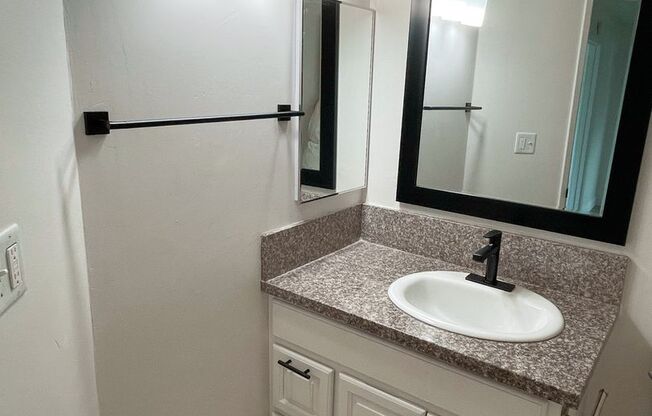 1 bed, 1 bath, 750 sqft, $1,375, Unit 71