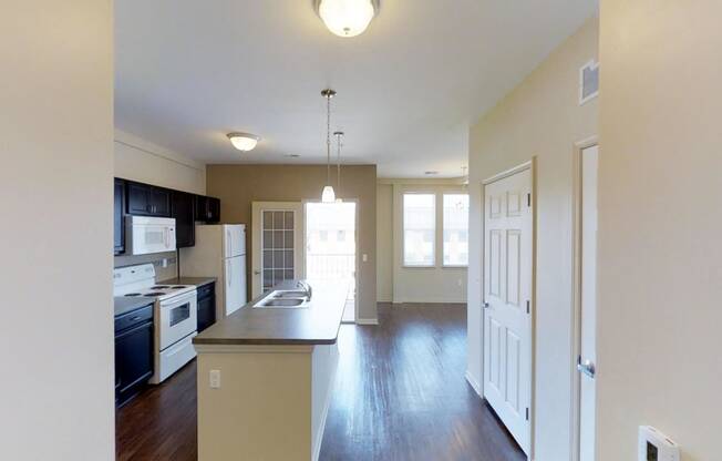 Auburn Square Apartments in Auburn Hills MI Kitchen Area