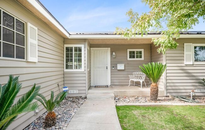 $2,295 Gettysburg & Peach, 3 Bedroom 2 Bathroom - Caesar Ave, Clovis - Solar Panels