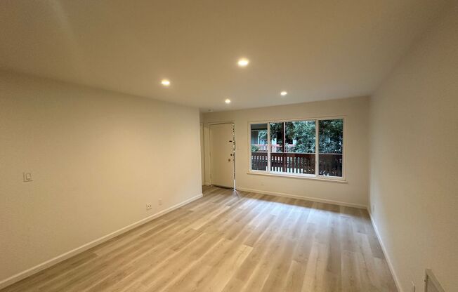 171 (1556 Great Highway)
