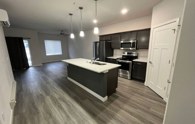 Cottage Grove Commons: 1400 N Windsor