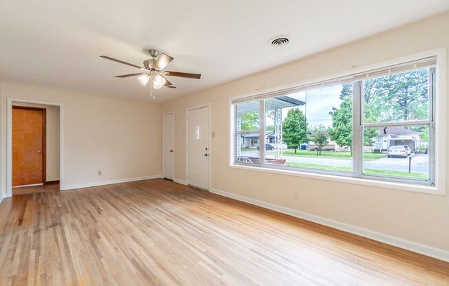 * Move-In Special * Charming 3 Bedroom, 1.5 Bathroom Home in Fort Smith