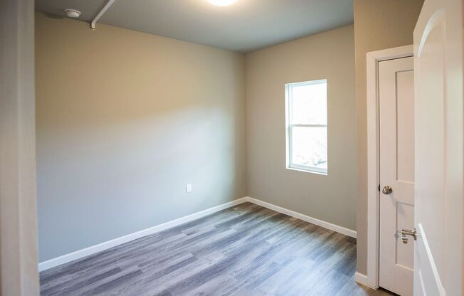 3 beds, 2 baths, $1,650, Unit 3/2