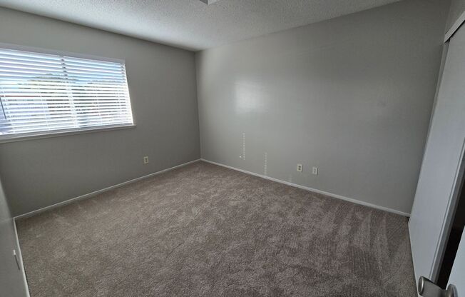 2 beds, 1.5 baths, 992 sqft, $1,350, Unit 900B
