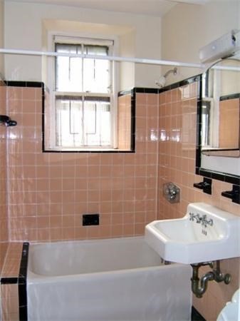 1064 Beacon St Apt B