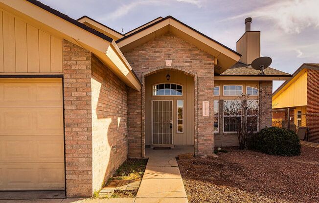 Beautiful 4 bedroom 2 bath home in East El Paso!!