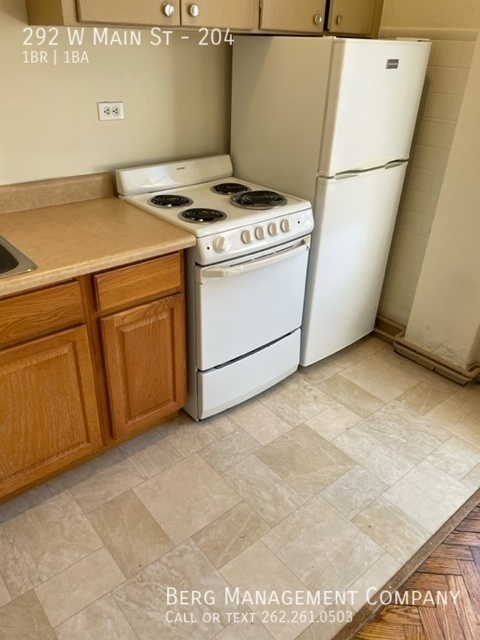 292 W Main St