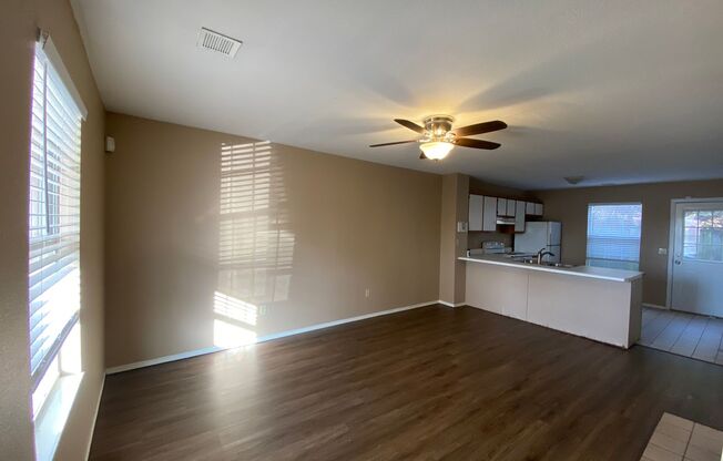 2 Bedroom Townhome For Lease Fayetteville - BRAND New Floors!