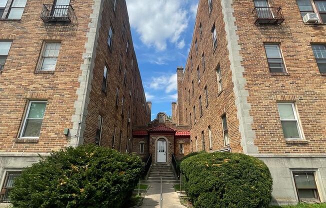 1 bed, 1 bath, 650 sqft, $895, Unit A-404