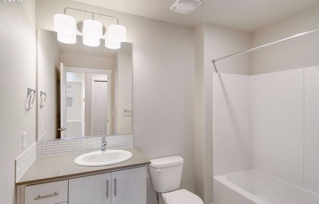 Great Condo with amenities