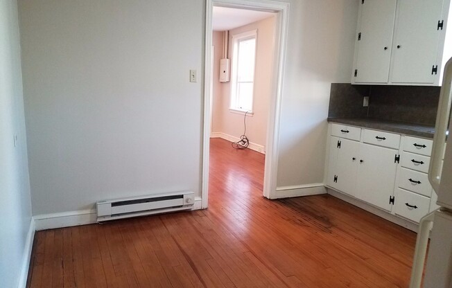 1 bed, 1 bath, $1,025, Unit Apt. #8