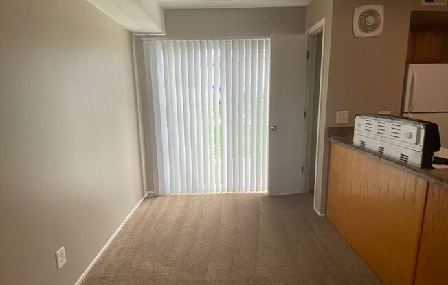 2 beds, 1 bath, 869 sqft, $1,139, Unit 12746T