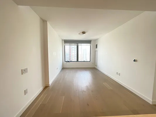 3 SQ 3607
