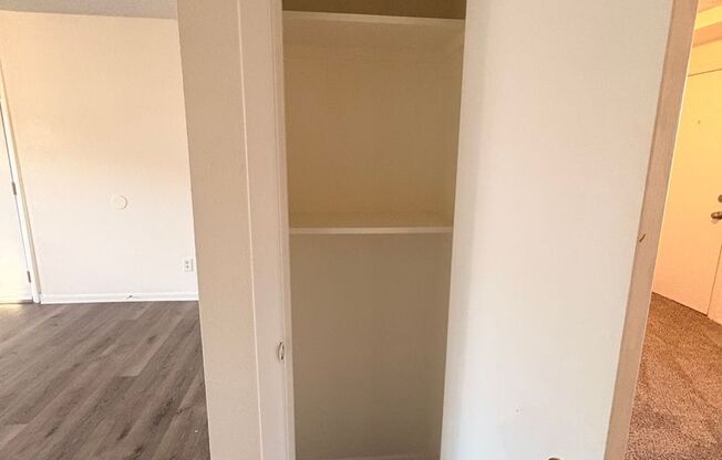 2 beds, 1 bath, 675 sqft, $675, Unit 440 Arter-Unit 12