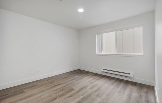 2 beds, 1 bath, 950 sqft, $1,925, Unit UNIT 2B
