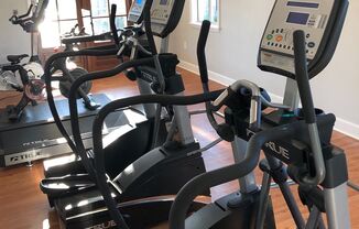 2 beds, 2 baths, 1,130 sqft, $1,325, Unit CPO3