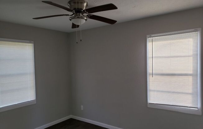 3 beds, 1 bath, $1,250