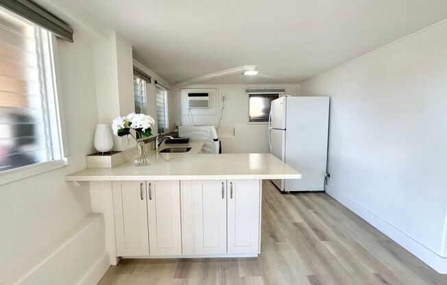 Available NOW - Newly Renovated Studio with 1 Bath & Washer/Dryer in Maunalani Heights!